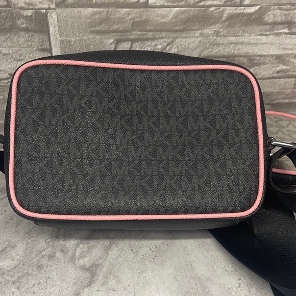 Michael Kors Cooper Colorblock Black and Pink Logo Camera Crossbody & Wallet Set - Picture 9 of 15